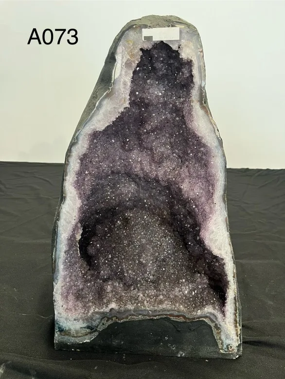 Géode d'Améthyste A073