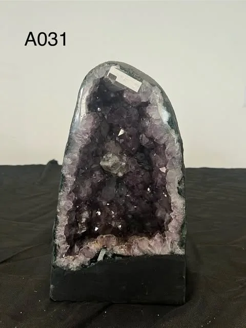 Géode d'Améthyste A031