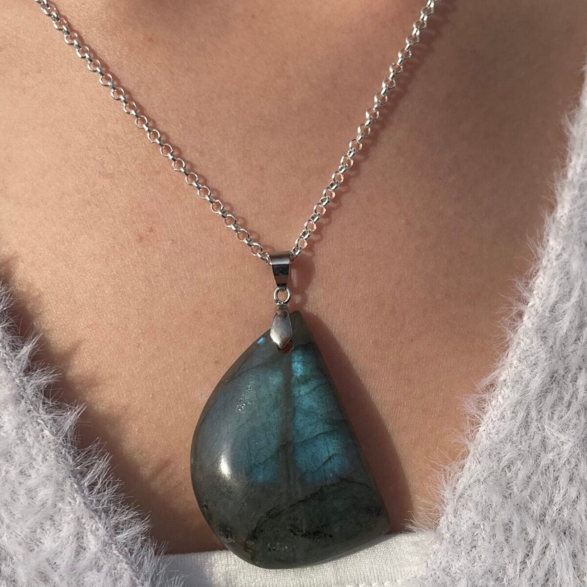 Collier en Labradorite Bleue