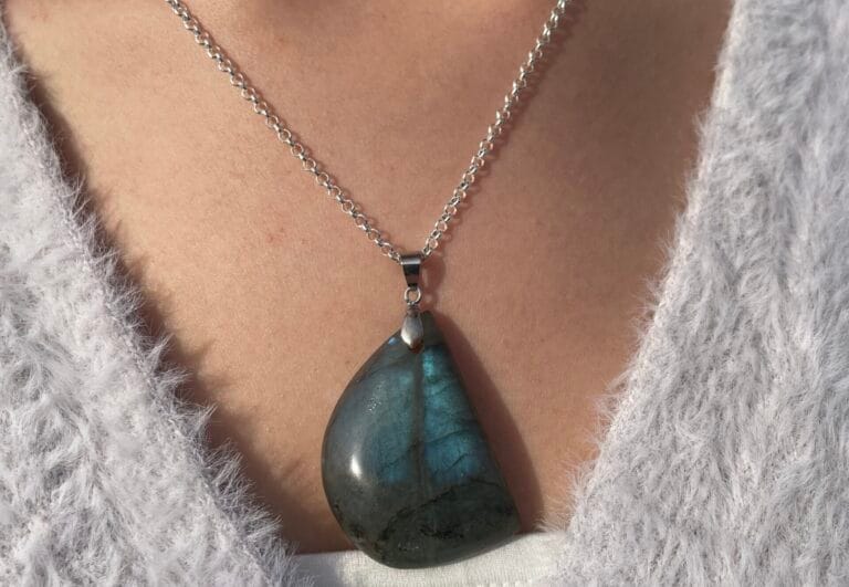 Collier en Labradorite Bleue