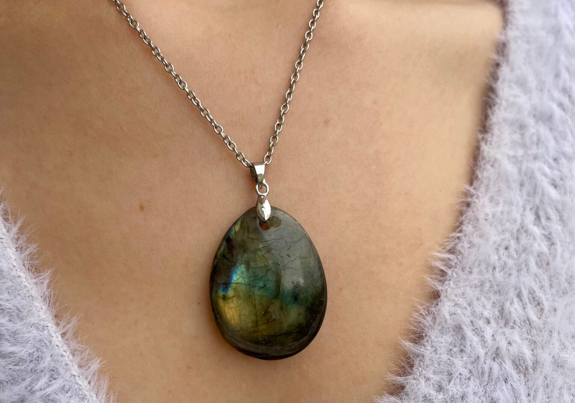 Pendentif en Labradorite (galet)