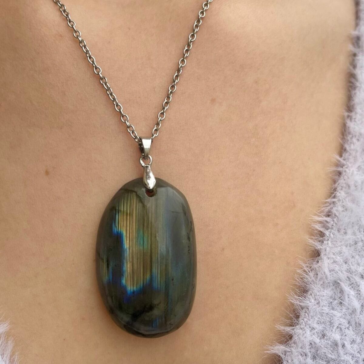 Pendentif en Labradorite (galet)