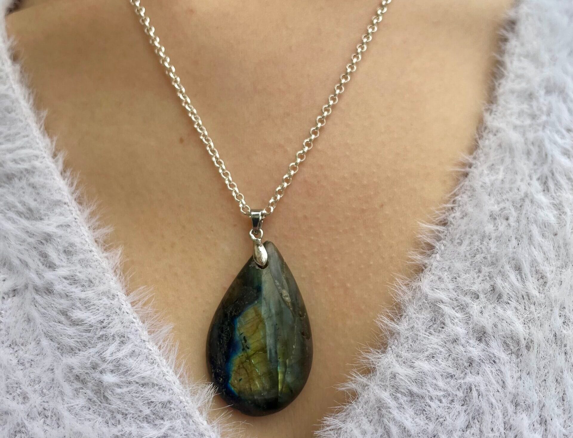 Pendentif goutte en Labradorite