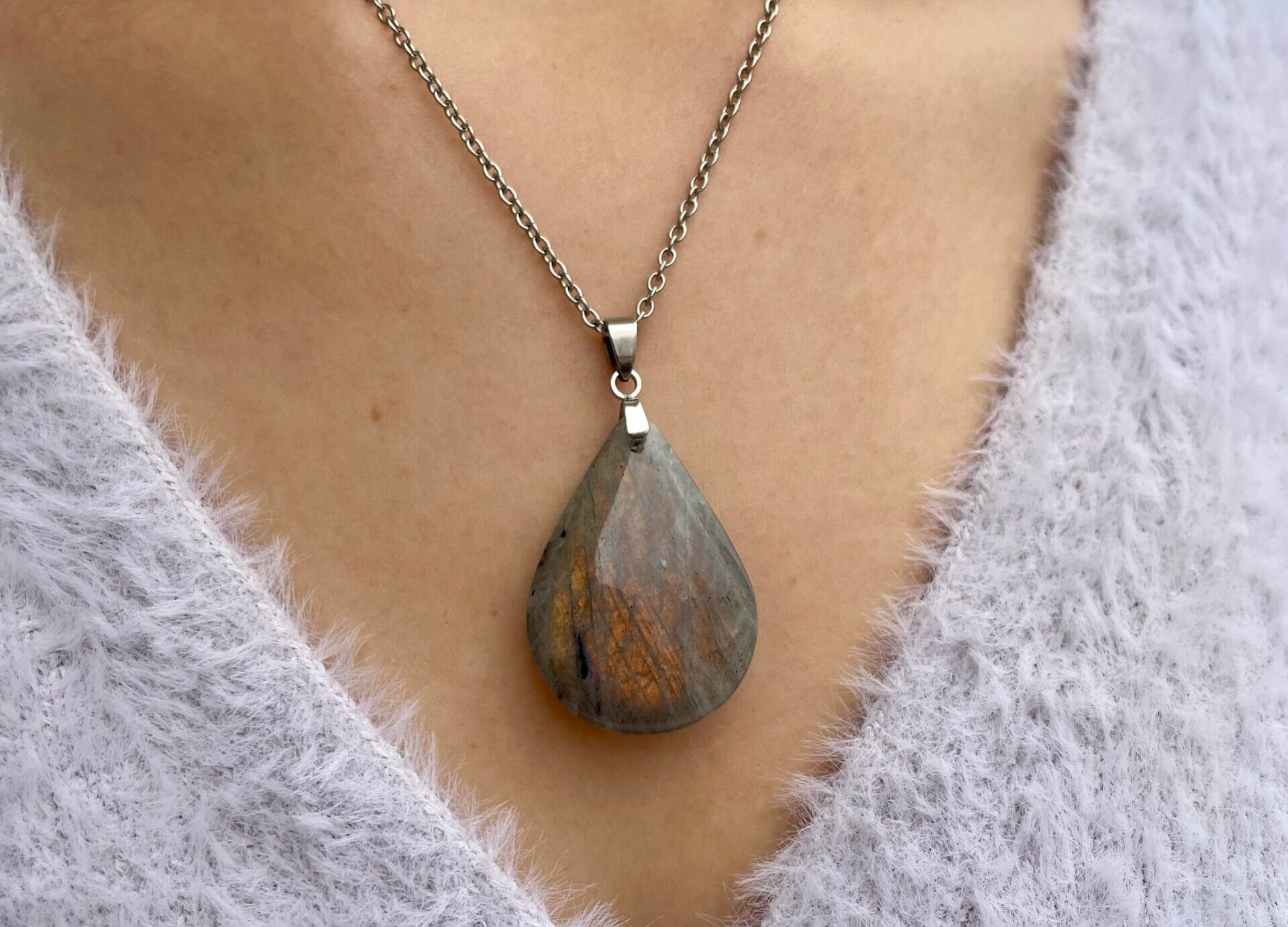 Pendentif goutte en Labradorite