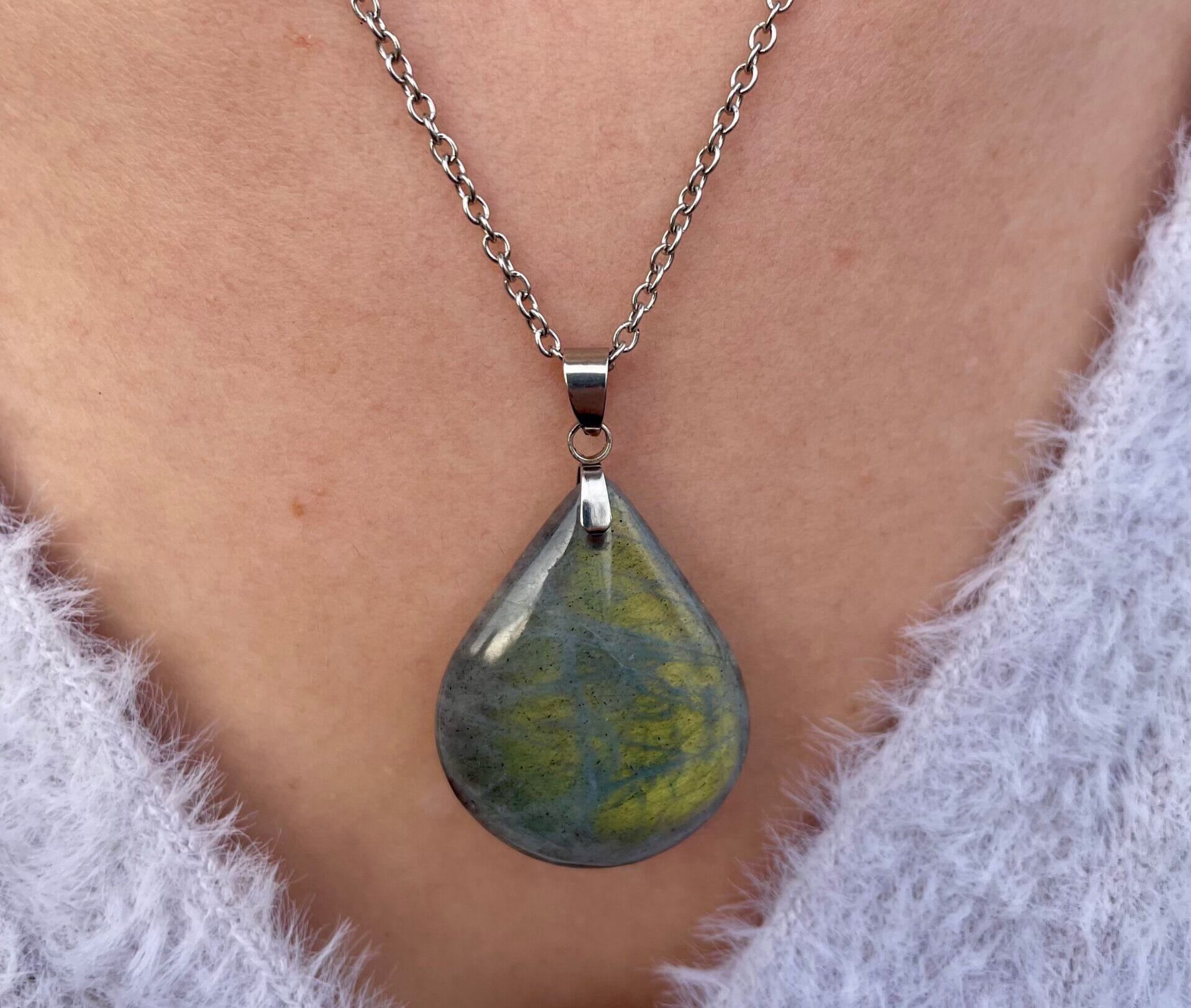 Pendentif goutte en Labradorite